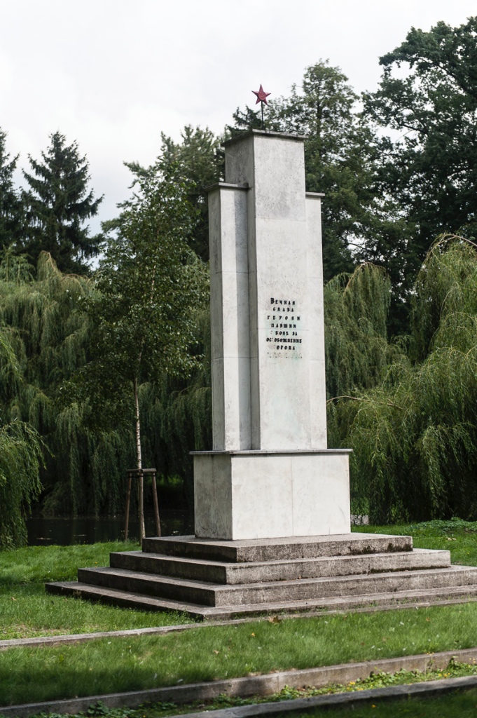 wkaliszu.pl - Kalisz on-line, Cmentarz Żołnierzy Radzieckich . Zagadkowy pułkownik Dowydenko, zdjęcie 4
