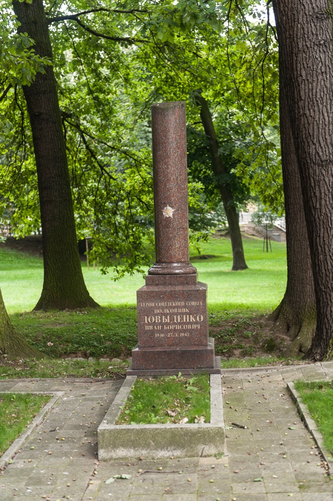 wkaliszu.pl - Kalisz on-line, Cmentarz Żołnierzy Radzieckich . Zagadkowy pułkownik Dowydenko, zdjęcie 10