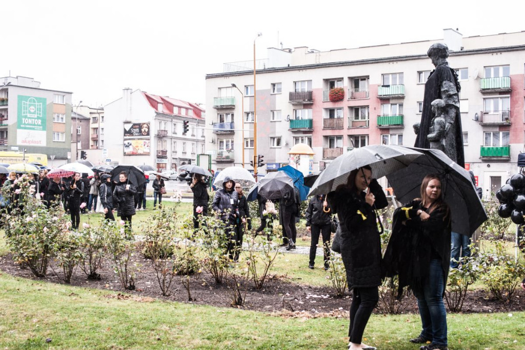 wkaliszu.pl - Kalisz on-line, AKCJA. Czarny Protest pod Konopnicką, zdjęcie 3
