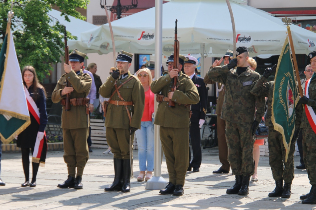 wkaliszu.pl - Kalisz on-line, MIASTO. Kaliszanie uczcili rocznicę uchwalenia Konstytucji 3 maja, zdjęcie 2