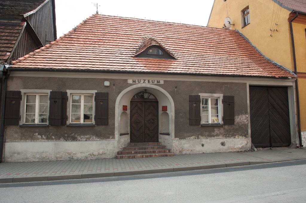 wkaliszu.pl - Kalisz on-line, 11 – Izba Muzealna przy ulicy Sienkiewicza