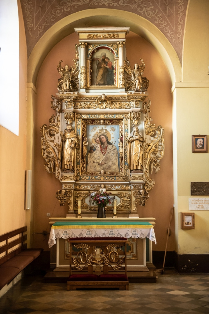 wkaliszu.pl - Kalisz on-line, 08 - Kościół pw. Wniebowzięcia Najświętszej Marii Panny – ołtarz boczny