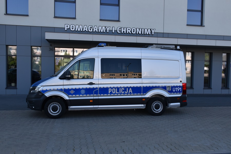 wkaliszu.pl - Kalisz on-line, POLICJA. Nowy Ambulans Pogotowia Ruchu Drogowego, zdjęcie 1