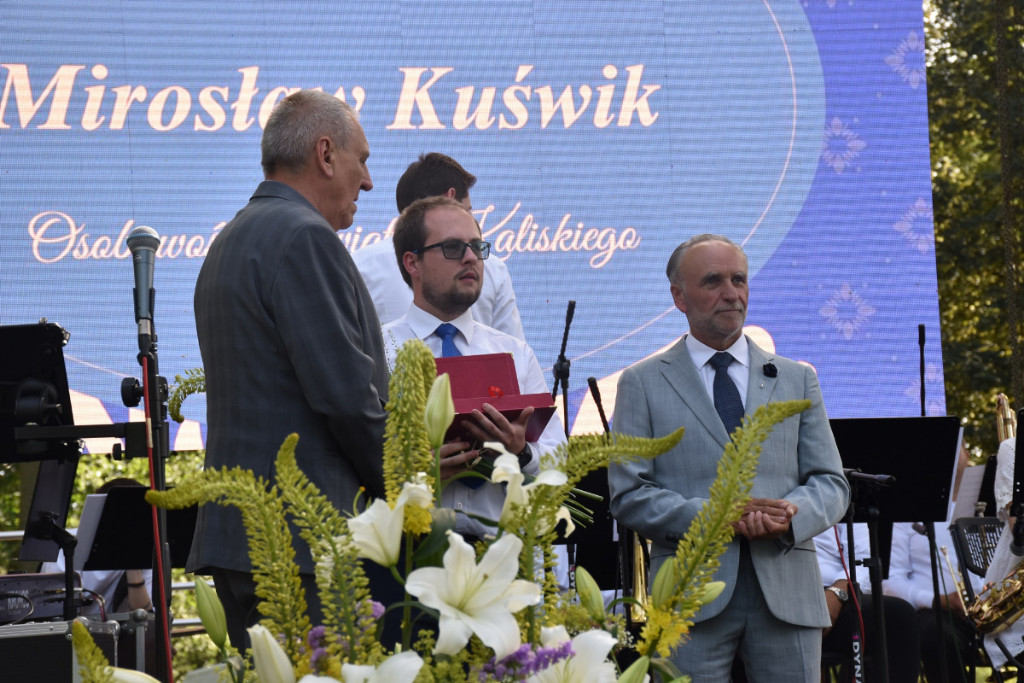wkaliszu.pl - Kalisz on-line, ŚWIĘTO POWIATU. Medale i wyróżnienia dla zasłużonych dla powiatu kaliskiego (FOTO), zdjęcie 7