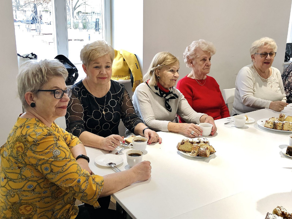 wkaliszu.pl - Kalisz on-line,  MIASTO. Seniorki świętowały Dzień Kobiet (FOTO), zdjęcie 3