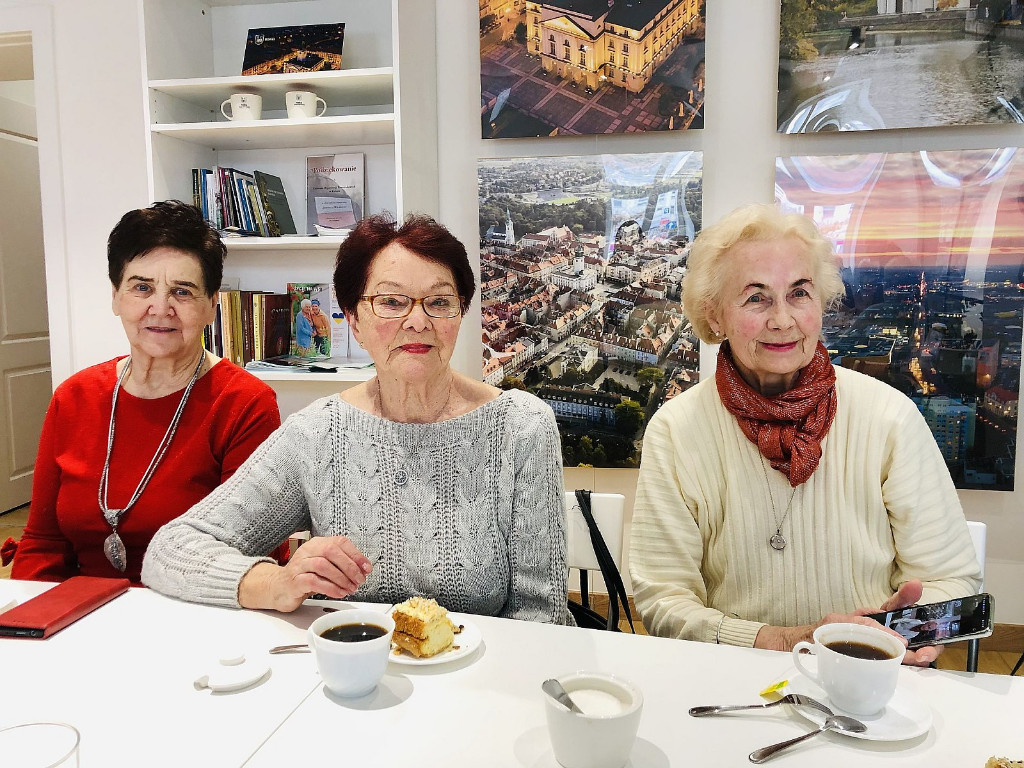 wkaliszu.pl - Kalisz on-line,  MIASTO. Seniorki świętowały Dzień Kobiet (FOTO), zdjęcie 6