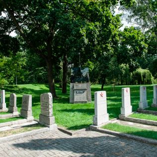 Cmentarz Żołnierzy Radzieckich . Zagadkowy pułkownik Dowydenko, zdjęcie 2, wkaliszu.pl - Kalisz on-line, zdjęcie 316x316