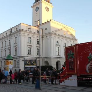 IMPREZA. Świąteczna kolejka po darmową colę, zdjęcie 3, wkaliszu.pl - Kalisz on-line, zdjęcie 316x316