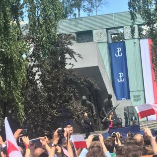 WIZYTA TRUMPA. Ponad 200 kaliszan na spotkaniu z prezydentem USA, zdjęcie 7, wkaliszu.pl - Kalisz on-line, zdjęcie 316x316