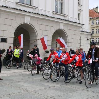 W MIEŚCIE. Dzień Flagi i rajd rowerowy z biało-czerwoną, zdjęcie 6, wkaliszu.pl - Kalisz on-line, zdjęcie 316x316