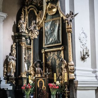 09 –  Kościół pw. Najświętszej Marii Panny i św. Wawrzyńca – ołtarz boczny, wkaliszu.pl - Kalisz on-line, zdjęcie 316x316