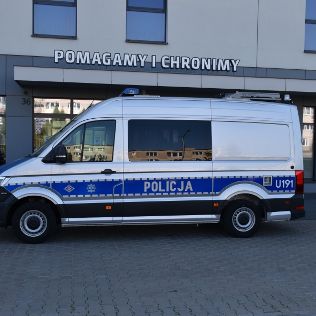 POLICJA. Nowy Ambulans Pogotowia Ruchu Drogowego, zdjęcie 1, wkaliszu.pl - Kalisz on-line, zdjęcie 316x316