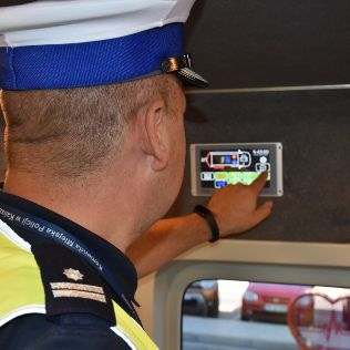 POLICJA. Nowy Ambulans Pogotowia Ruchu Drogowego, zdjęcie 2, wkaliszu.pl - Kalisz on-line, zdjęcie 316x316
