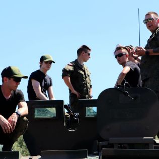 IMPREZA. Czołgi na Pikniku Militarnym (FOTO), zdjęcie 2, wkaliszu.pl - Kalisz on-line, zdjęcie 316x316