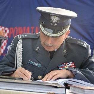 ŚWIĘTO POWIATU. Medale i wyróżnienia dla zasłużonych dla powiatu kaliskiego (FOTO), zdjęcie 1, wkaliszu.pl - Kalisz on-line, zdjęcie 316x316