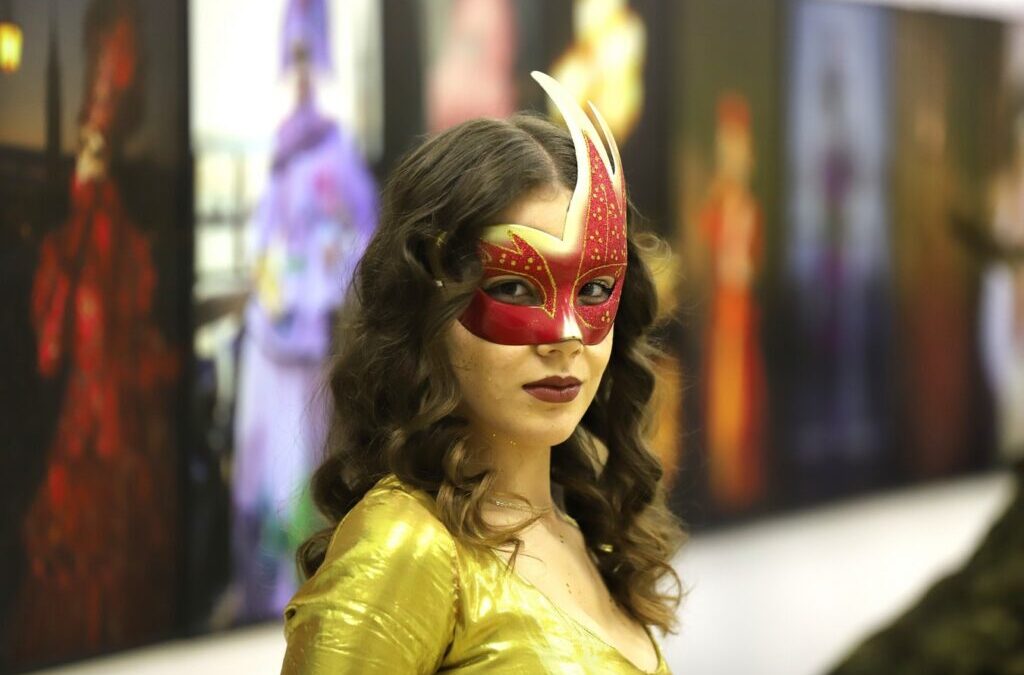 WYSTAWA. ,,Maskarada” – magiczne karnawałowe fotografie w CKiS