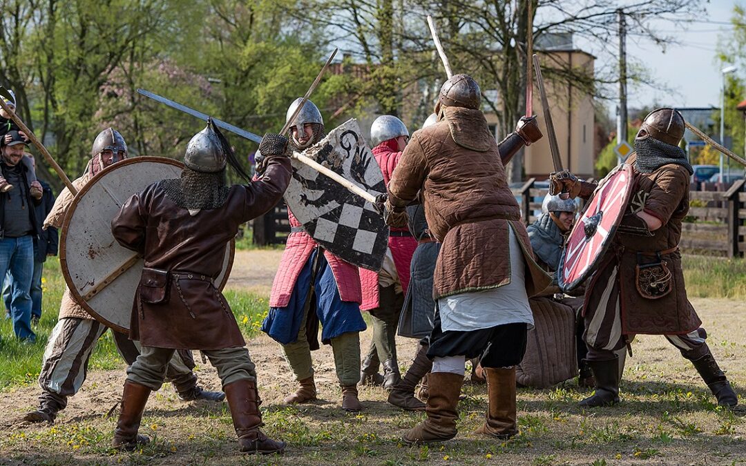 NA WAKACJE. Weekendy Rodzinne na Zawodziu. Sokolnicy, pokazy i rycerze