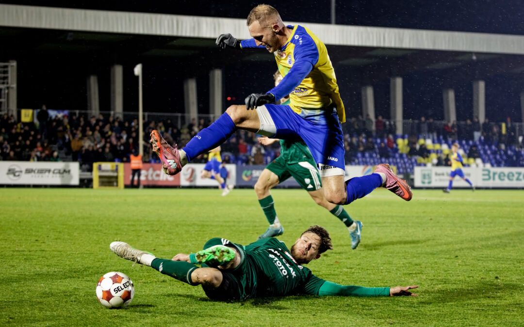 PIŁKA NOŻNA. KKS urwał punkt liderowi