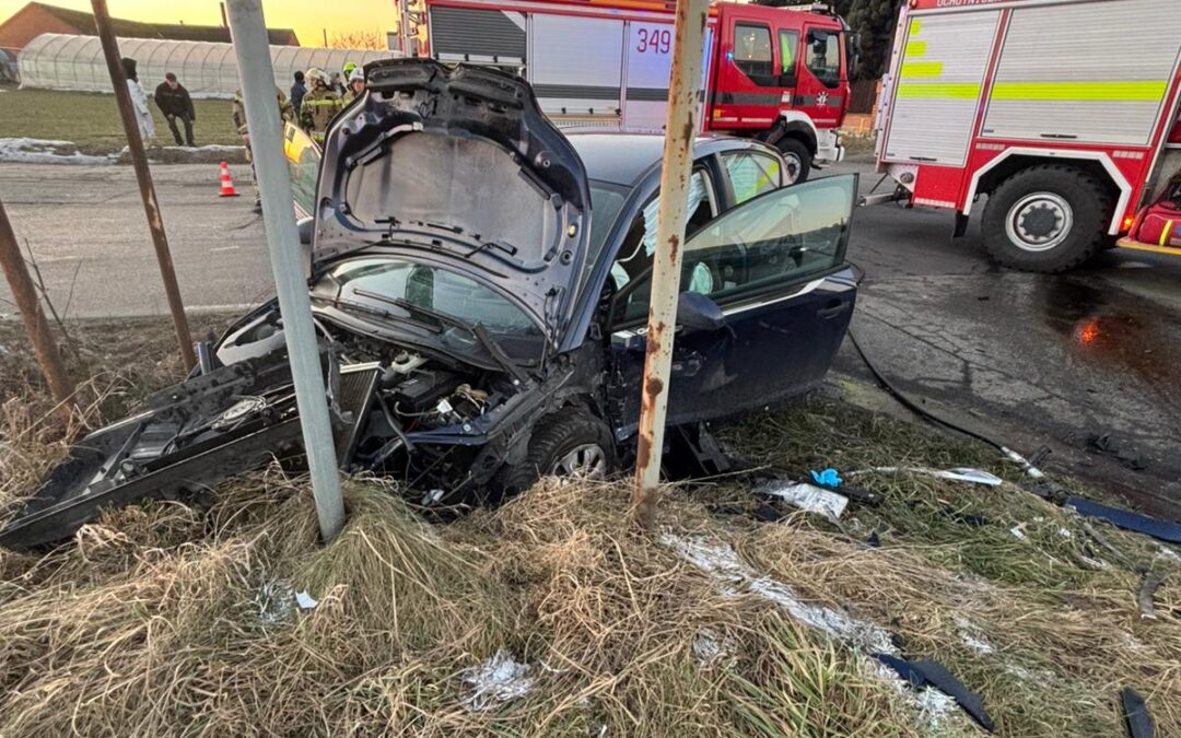 WYPADEK. Zderzenie aut w Borowie. 12-latka trafiła do szpitala