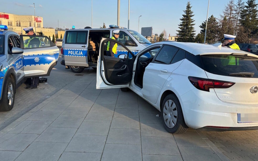 POLICJA. Zatrzymali pijanego kierowcę. Pomógł świadek zdarzenia