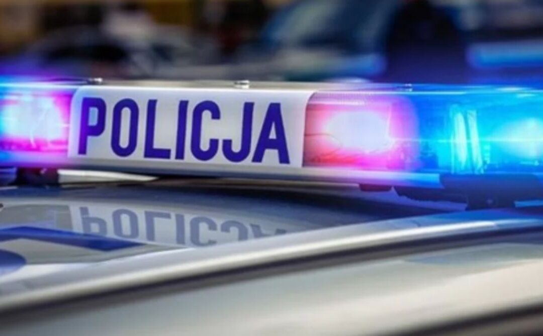 NA DROGACH. Uciekał przed policją autem i pieszo