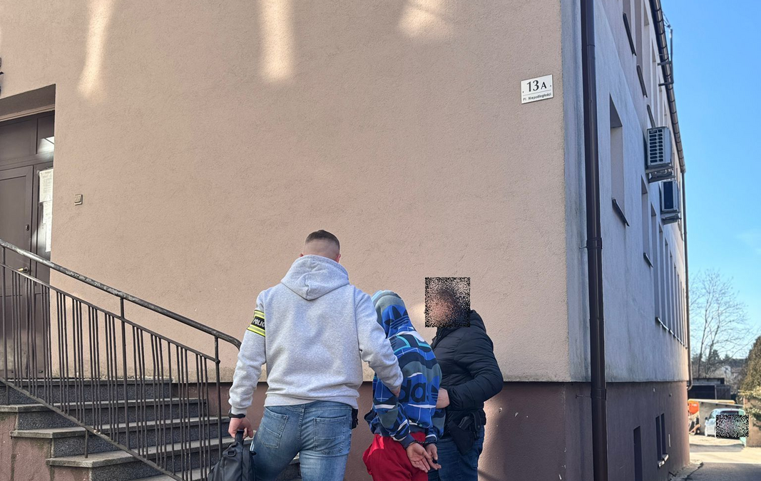 POLICJA. Zaatakowali 17-latka
