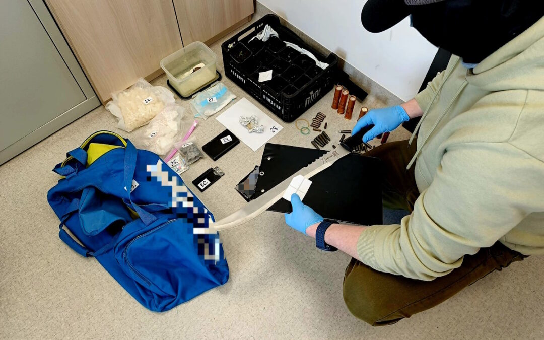 POLICJA. Zabezpieczyli blisko 14 kilogramów narkotyków
