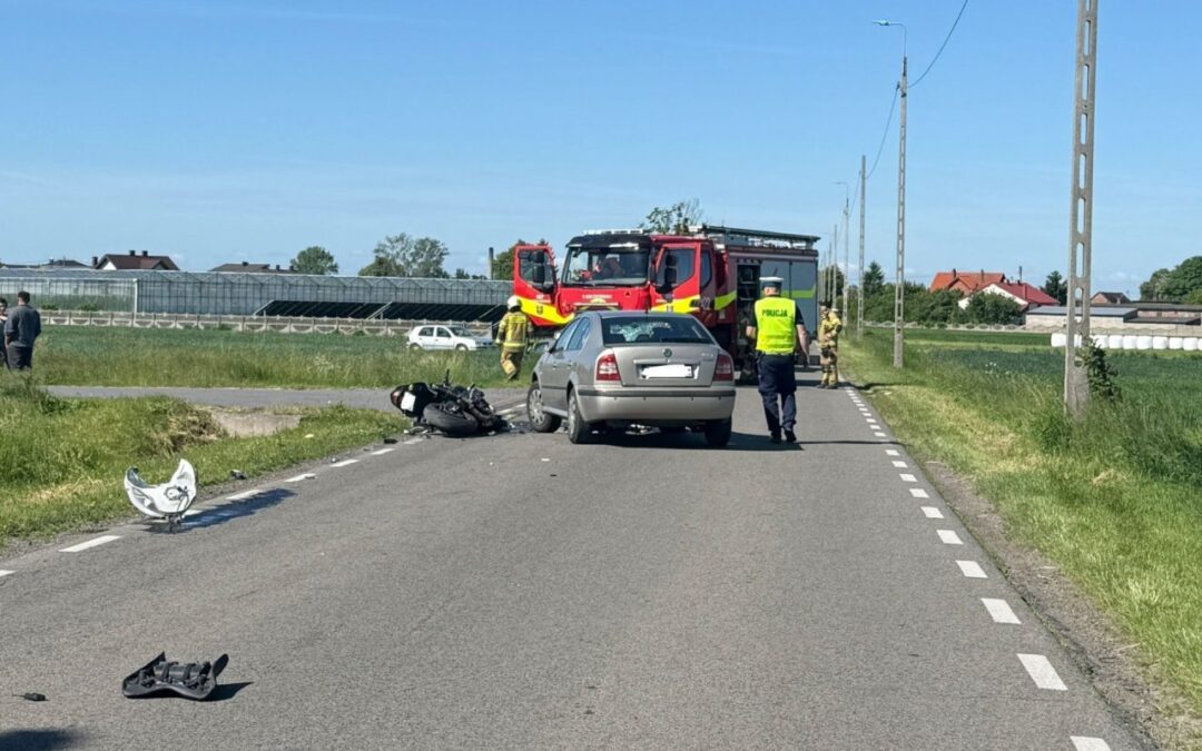 WYPADEK. Zderzenie motocyklisty z osobówką