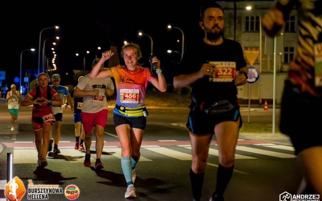 BIEG. 8. Kaliski Półmaraton Nocny „Bursztynowa Hellena”