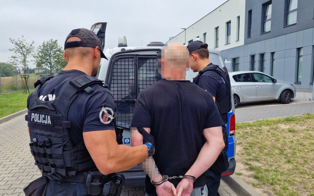 POLICJA. Zgłosił wymyślone włamanie. Miał prawie kilogram narkotyków