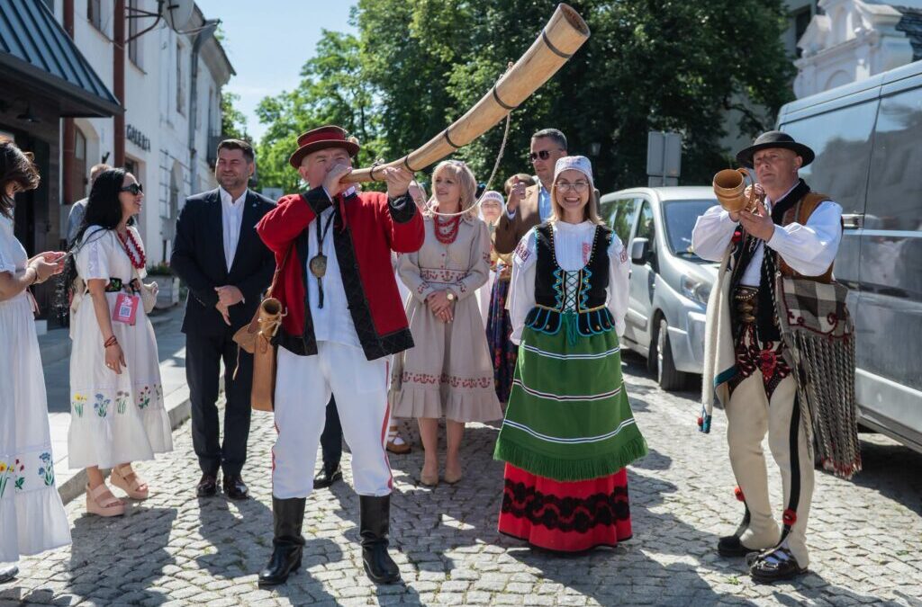 FOLKLOR. Festiwal Kapel i Śpiewaków Ludowych w Kazimierzu Dolnym